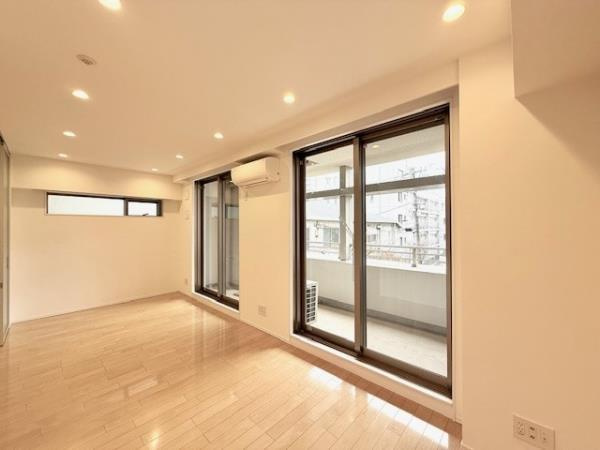 アパートメンツ三田の居間・リビング