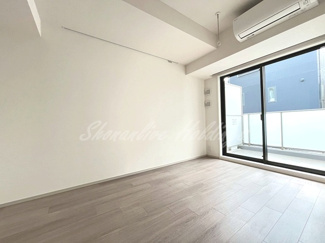 【居間・リビング】 | ドゥーエ横濱鶴見 | 南東向きで日当たり良好♪