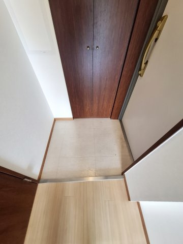 ベルエアー江上の玄関