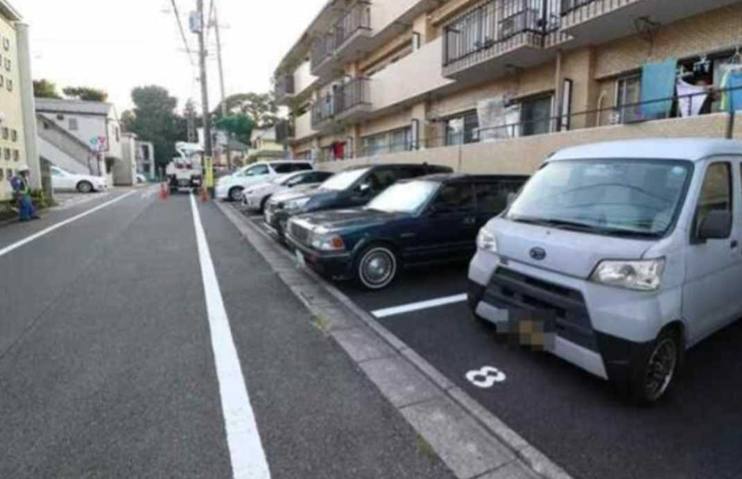日香苑Ⅰ　礼金0　南向き　ファミリー向けの駐車場
