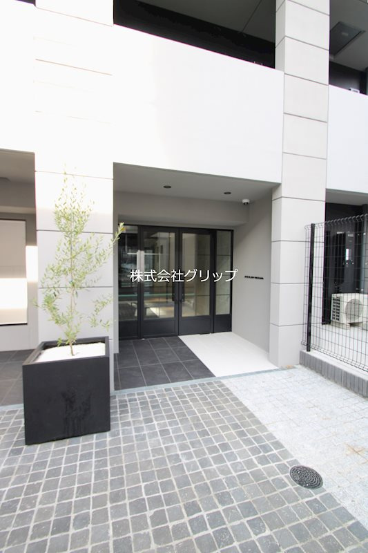 オープンブルーム横浜のエントランス