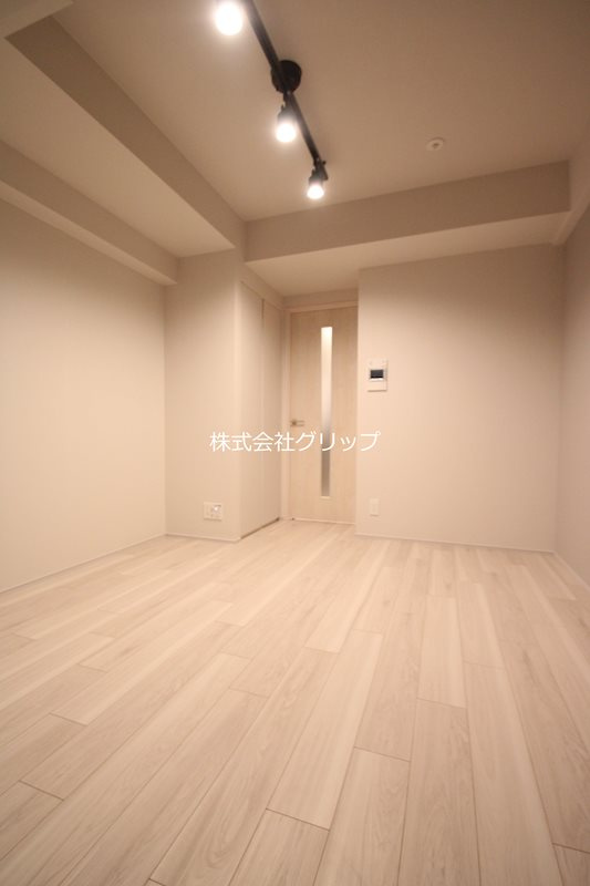 オープンブルーム横浜の居間・リビング