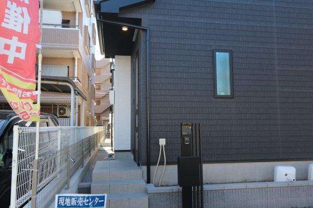 【GRAFARE　ZEH水準仕様】小平市栄町６期の外観|カースペース２台！(車種によります。)♪