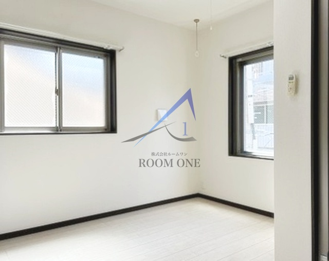 中野弥生町Ａｐｔｉの居間・リビング|洋室のお部屋です。