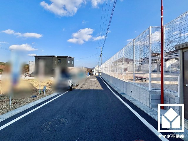大津市大平１丁目　56号地の前面道路含む現地写真