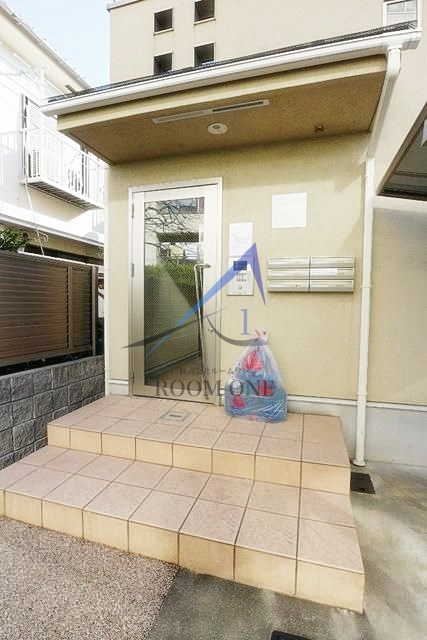 ル・プティ・ニ弦巻のエントランス|エントランスです。