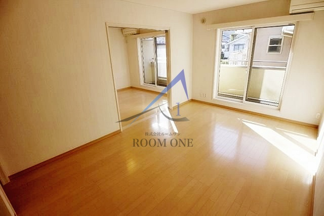 ル・プティ・ニ弦巻の居間・リビング|洋室のお部屋です。