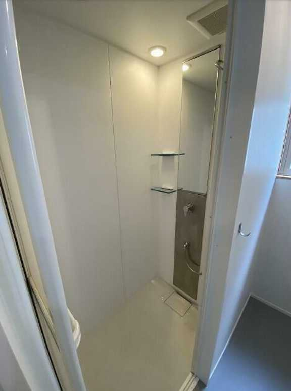 PASEOSANGENJAYAEASTWEST　敷金礼金0　フリーレント1か月　ネット0の浴室