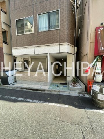 フォレストヴィラ入谷のエントランス