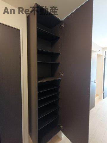 川口市大字安行西立野の賃貸マンションの収納