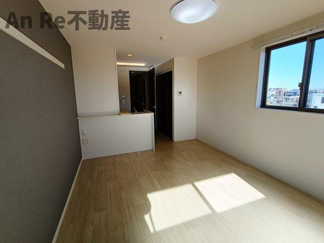 川口市大字安行西立野の賃貸マンションの洋室