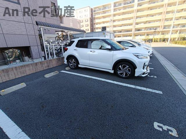ピュア　プリミエールの駐車場