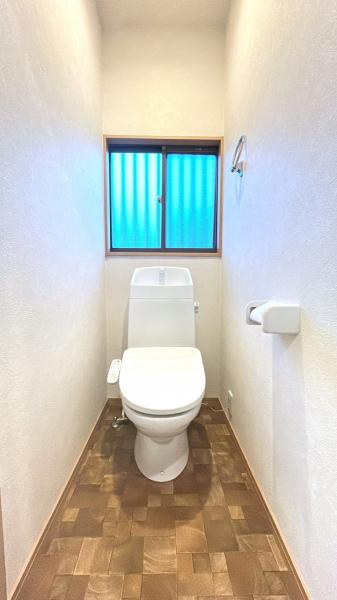 宇都宮市春日町　３ＬＤＫ　中古住宅のトイレ