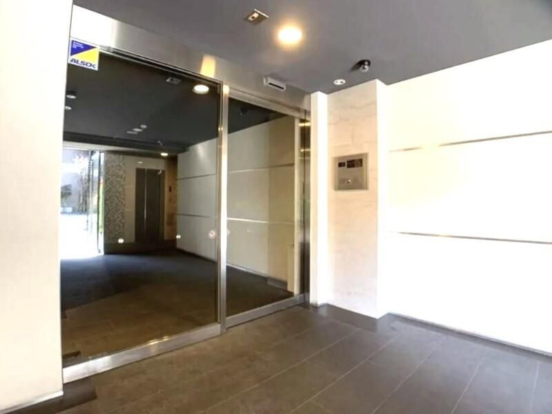 Le-lion西日暮里のエントランス