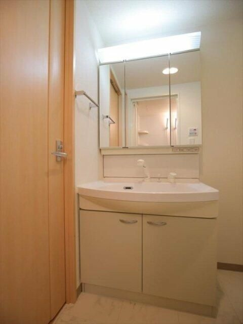 スパシエ　リーヴァ浅草の洗面所