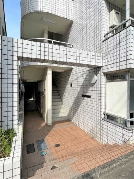 ハイシティ三軒茶屋第1　分譲賃貸　陽当たり良好　内装一部交換のエントランス