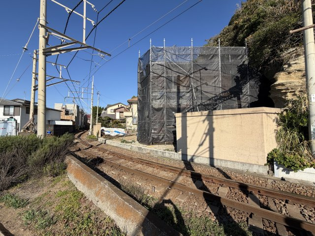 オーシャンビュー！目の前に海が広がるフルリノベーション店舗併用住宅の外観