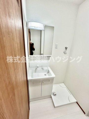 東中浜2丁目テラスハウスの洗面所