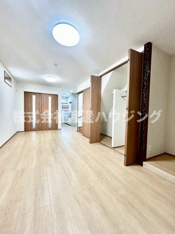 東中浜2丁目テラスハウスの居間・リビング