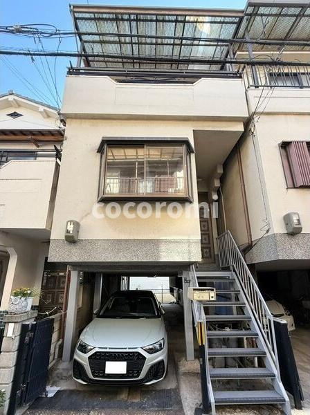 北岸和田戸建のエントランス