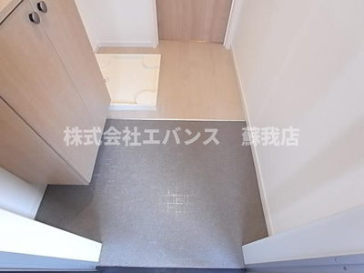 【玄関】 | ルミエール A棟 | 収納もある玄関です