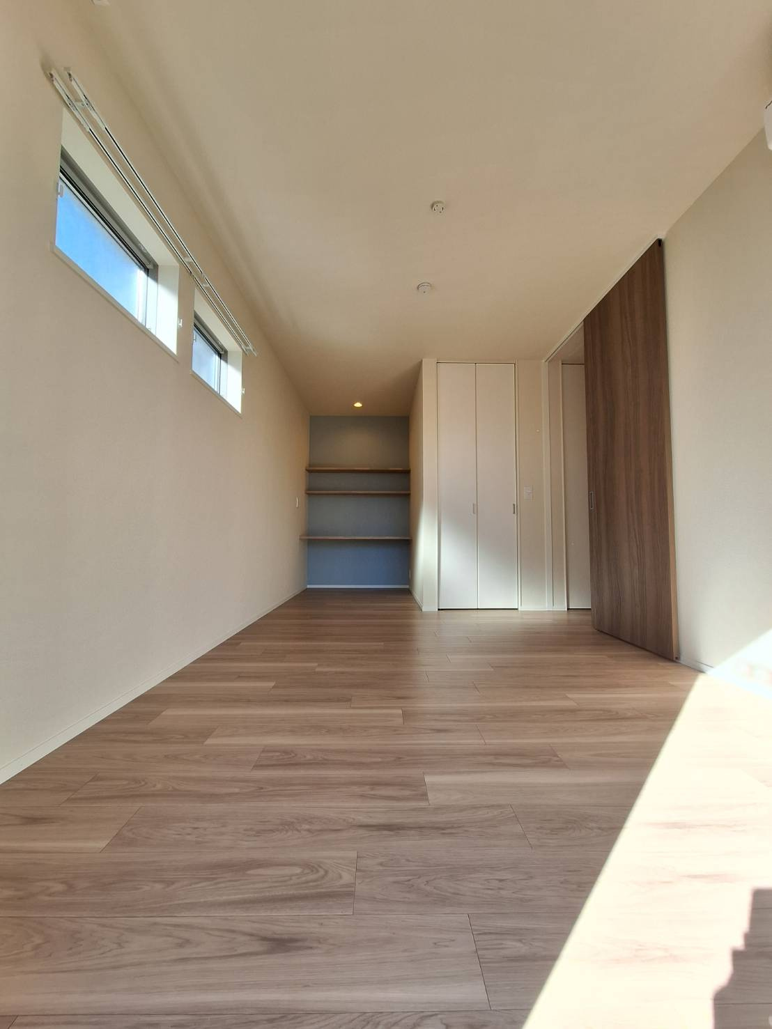 玉川野毛町パークサイドハウスCの居間・リビング|洋室7.7帖