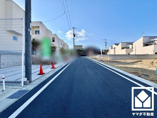 大津市大平１丁目　57号地の前面道路含む現地写真