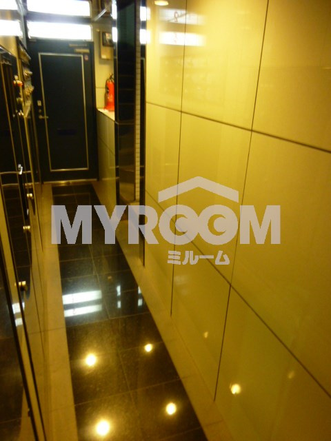 １５ビルの玄関|玄関ドア