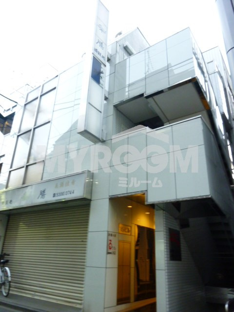 １５ビルのエントランス