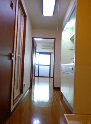 【玄関】 | クレール須崎 | 下駄箱もしっかりついてます！