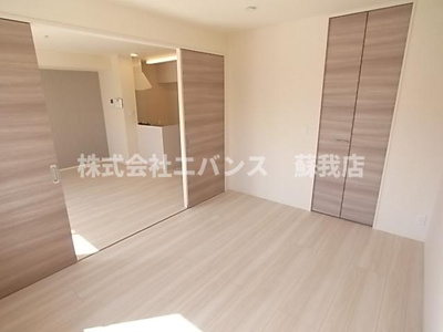 【洋室】 | リオハイト | 落ち着いた色調の洋室です