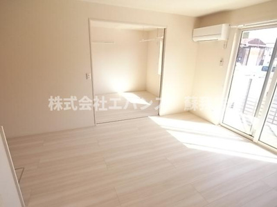 【寝室】 | リオハイト | 広くて明るい寝室