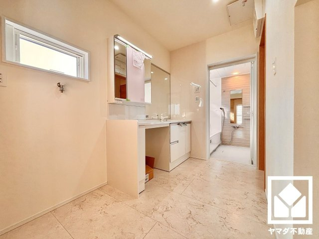 大津市大平１丁目　27号地の洗面所