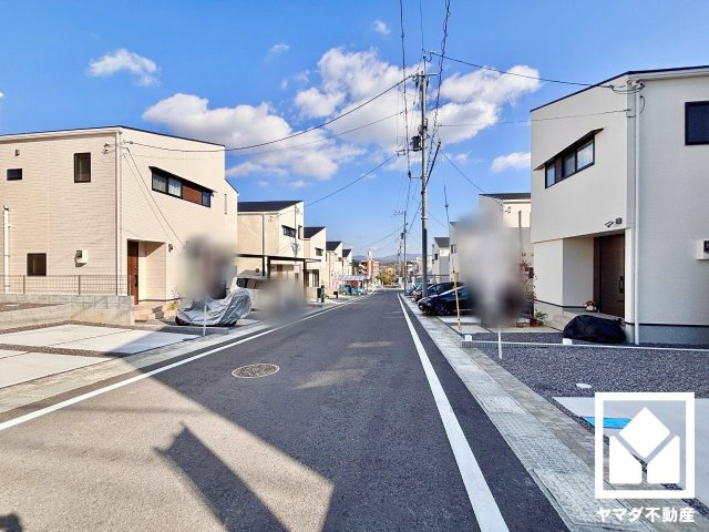 大津市大平１丁目　27号地の前面道路含む現地写真