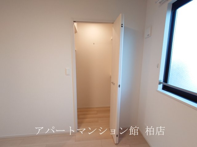 エスタブレBの駐車場