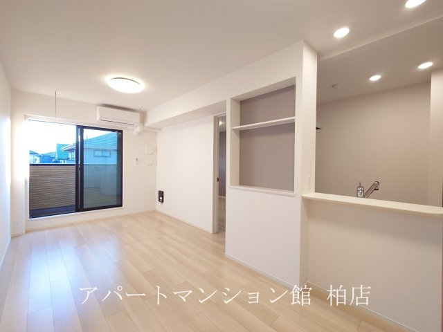 エスタブレBの居間・リビング|同施工会社、同型タイプです