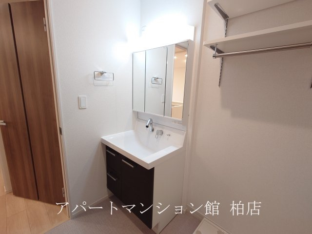 エスタブレBの独立洗面台|同施工会社、同型タイプです