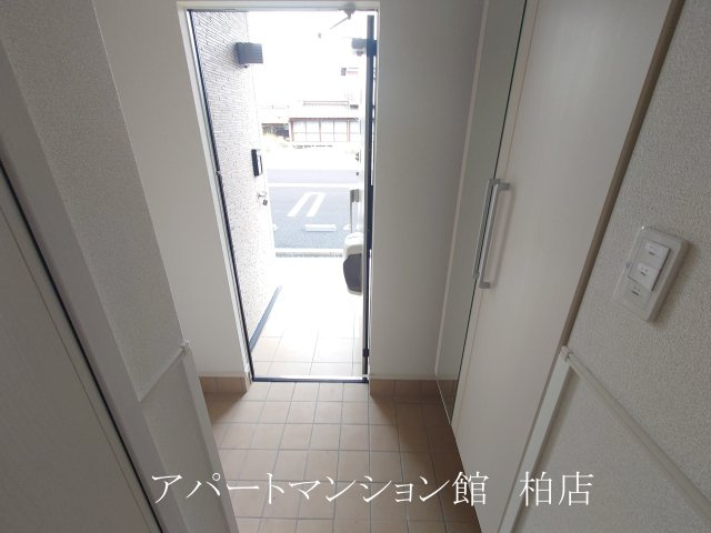 モーヴソレイユの玄関|同施工会社、同型タイプです