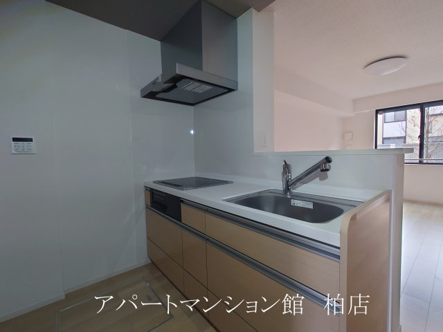 モーヴソレイユのキッチン|同施工会社、同型タイプです