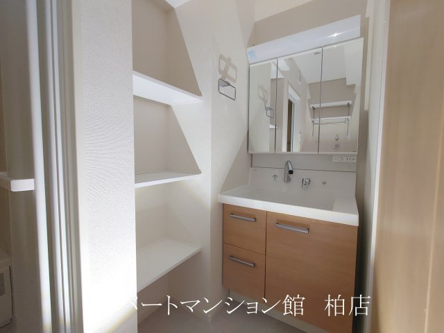 モーヴソレイユの独立洗面台|同施工会社、同型タイプです