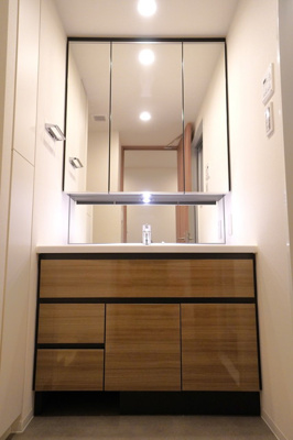 【洗面所】 | アヴァンカーサ町屋 | ※写真は同タイプ住戸です。