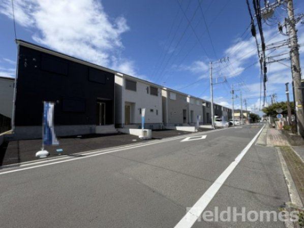 平塚市御殿４丁目新築戸建て　第18-２期8号棟の前面道路含む現地写真|前面道路含む現地写真です。