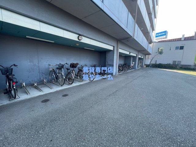 リアライズ住之江公園の駐車場|駐車場に車を止められます