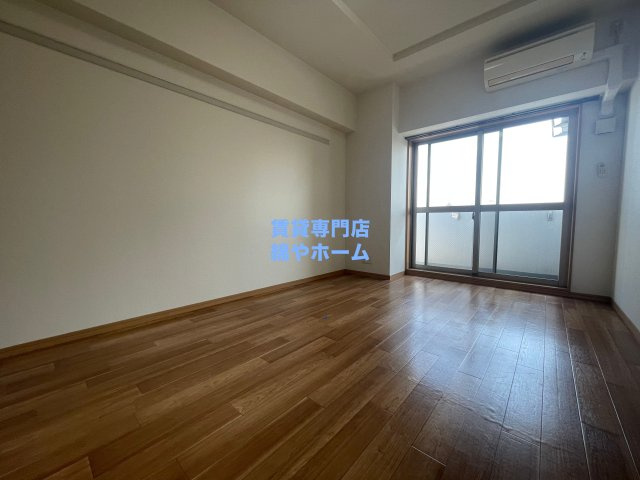 リアライズ住之江公園の居間・リビング|使いやすい居間です