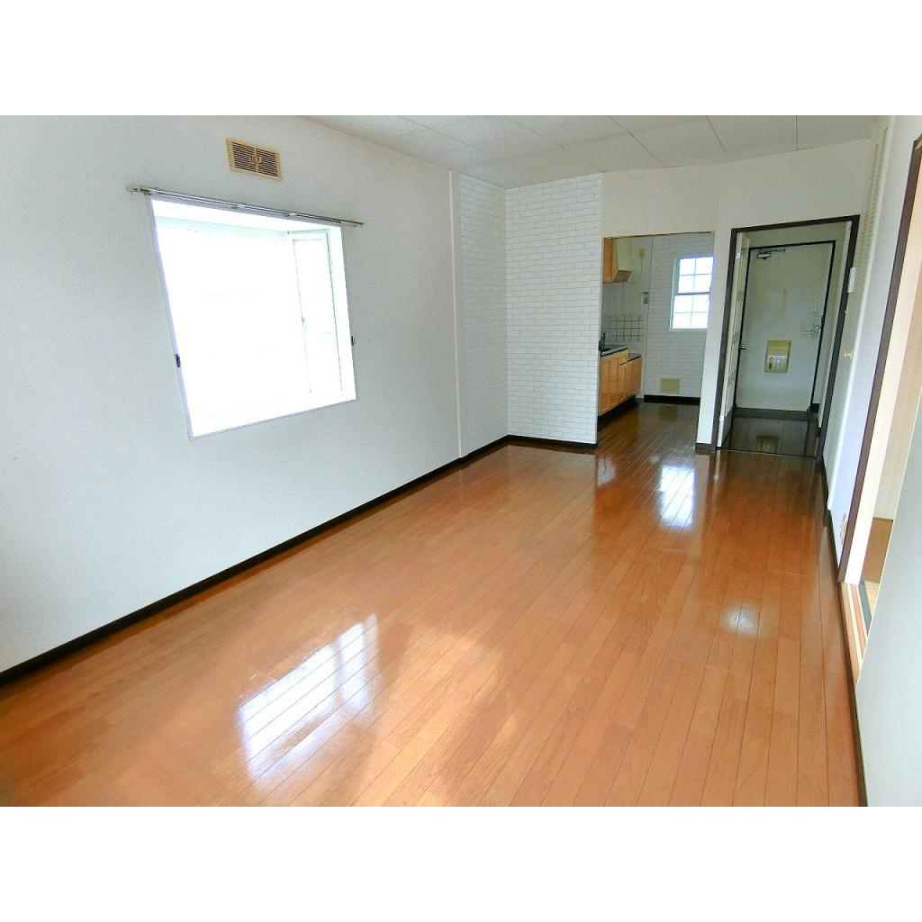 シャトルチグサ　Ａ棟の居間・リビング