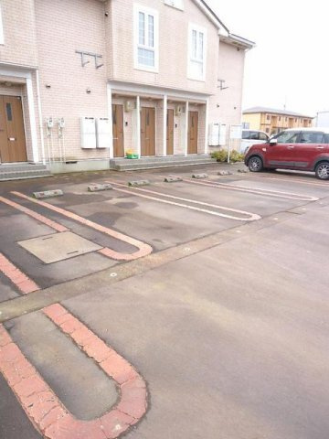 ピースフィールドの駐車場