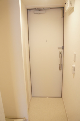 リブリ・deuxSoleil中里の玄関