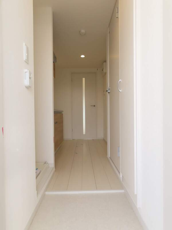 リブリ・June HAPPINESSの玄関