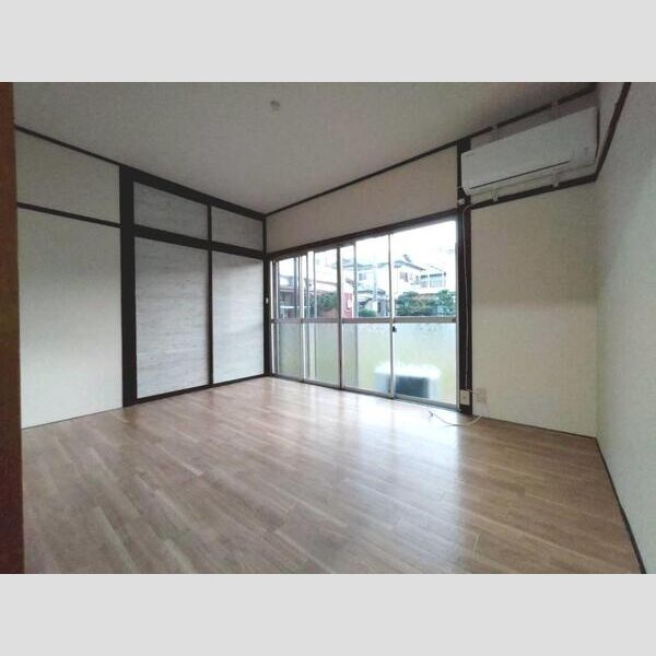 三葛アパートの居間・リビング