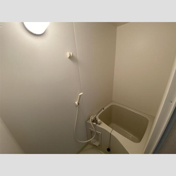 三葛アパートの浴室